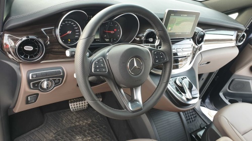 Mercedes Benz – V300d AVG LONG